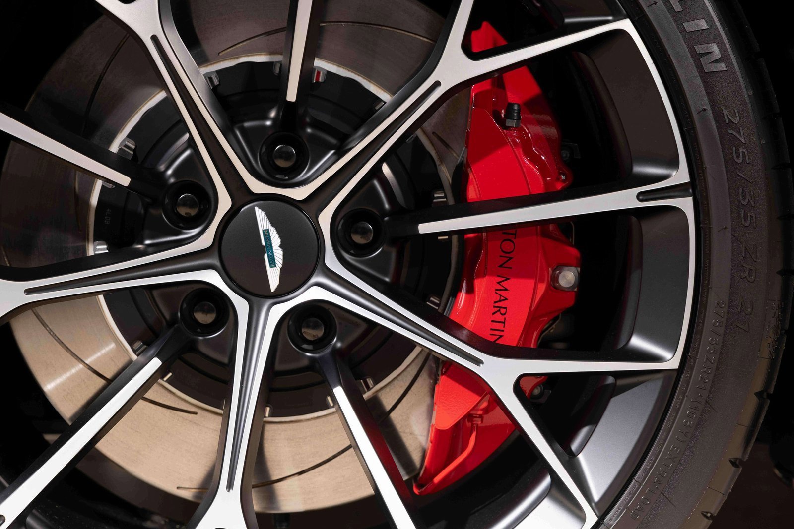 New 2025 Aston Martin V8 Vantage Coupe image 12