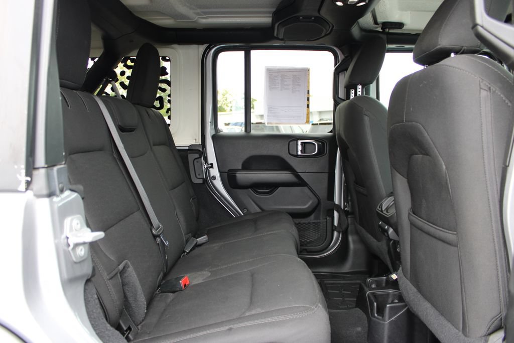 Used 2020 Jeep Wrangler Unlimited Sahara AWD/4WD image 29