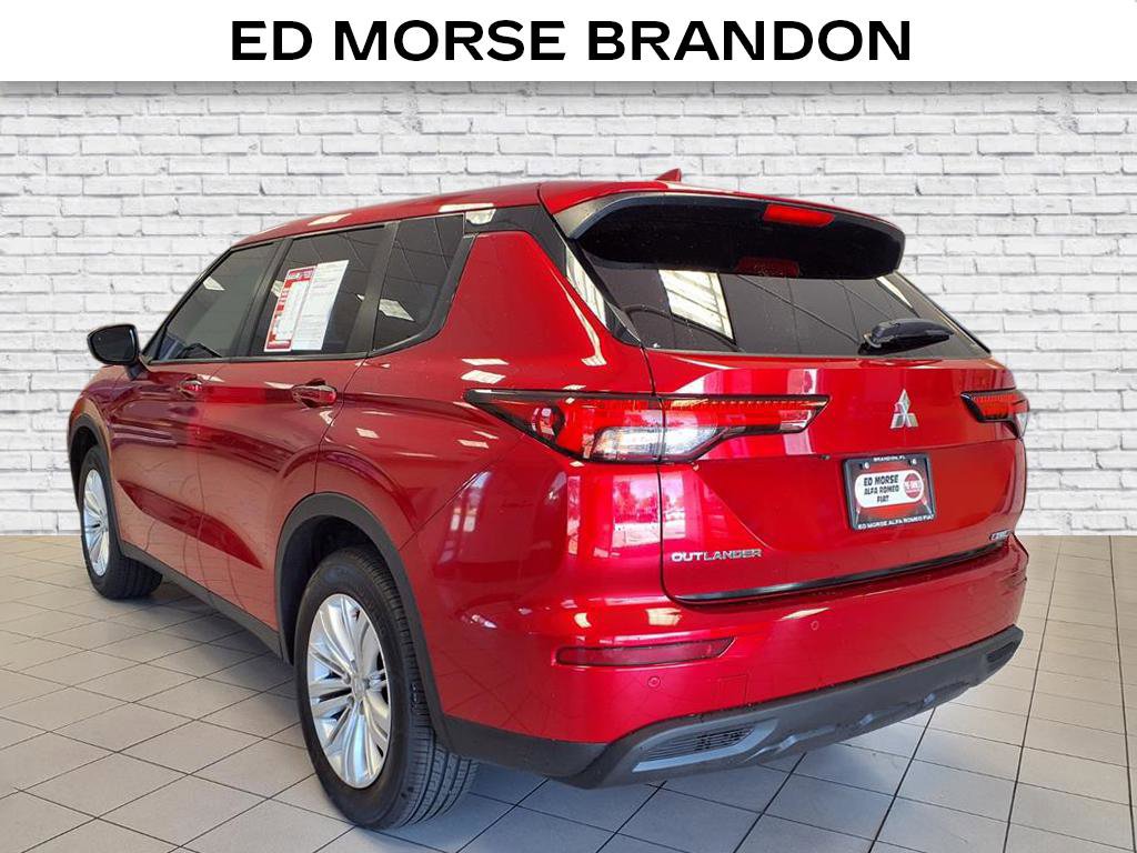 Used 2022 Mitsubishi Outlander ES image 3