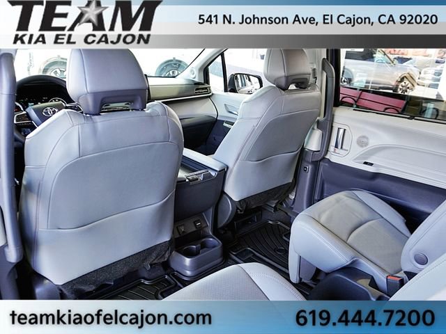 Used 2024 Toyota Sienna Limited image 19