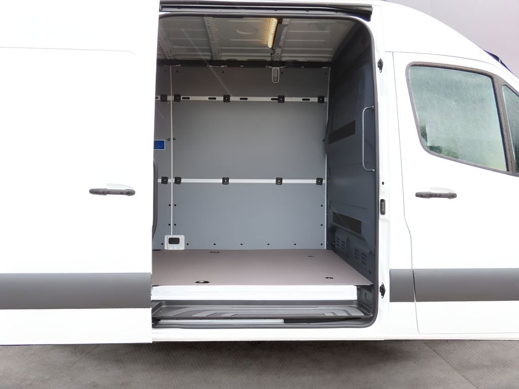 Used 2024 Mercedes-Benz Sprinter 3500 image 17