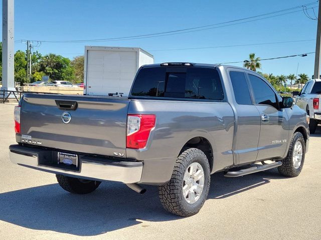 Used 2018 Nissan Titan SV image 6