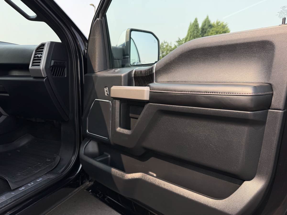 Used 2020 Ford F150 Platinum w/ Technology Package AWD/4WD image 18