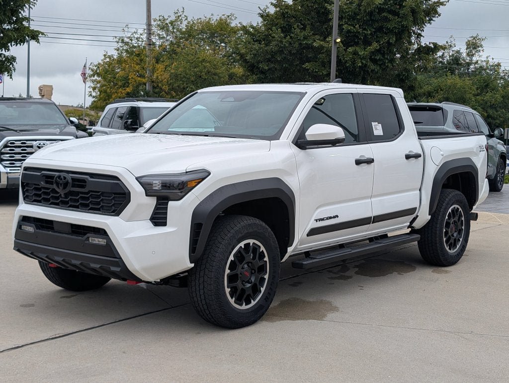 New 2026 Toyota Tacoma TRD Off-Road w/ TRD Off Road Premium Package AWD/4WD image 3