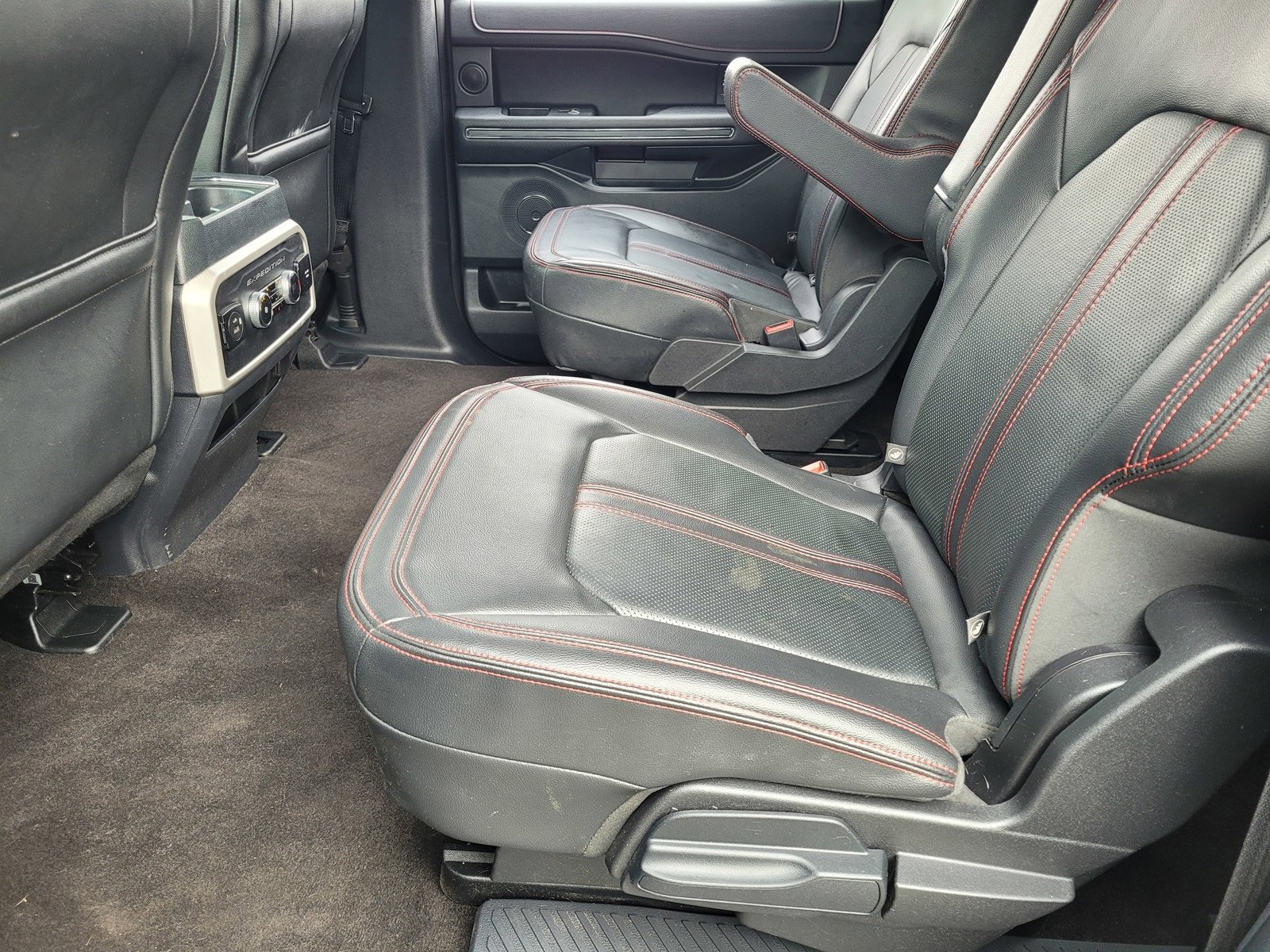 Used 2022 Ford Expedition Max Limited image 10