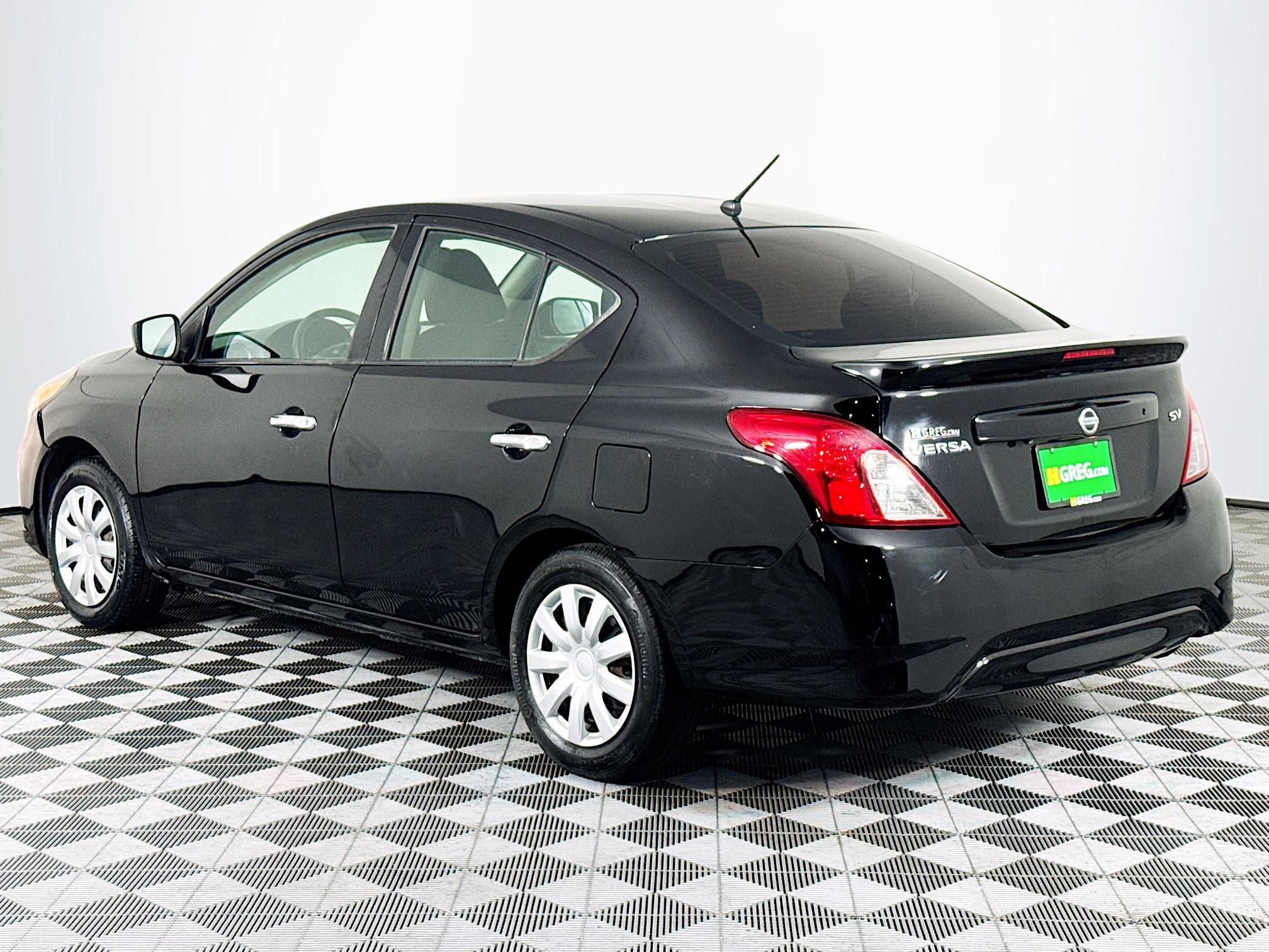 Used 2019 Nissan Versa SV image 6