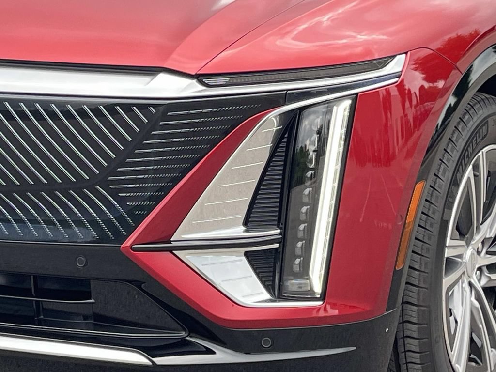 Certified 2024 Cadillac Lyriq Luxury RWD image 10
