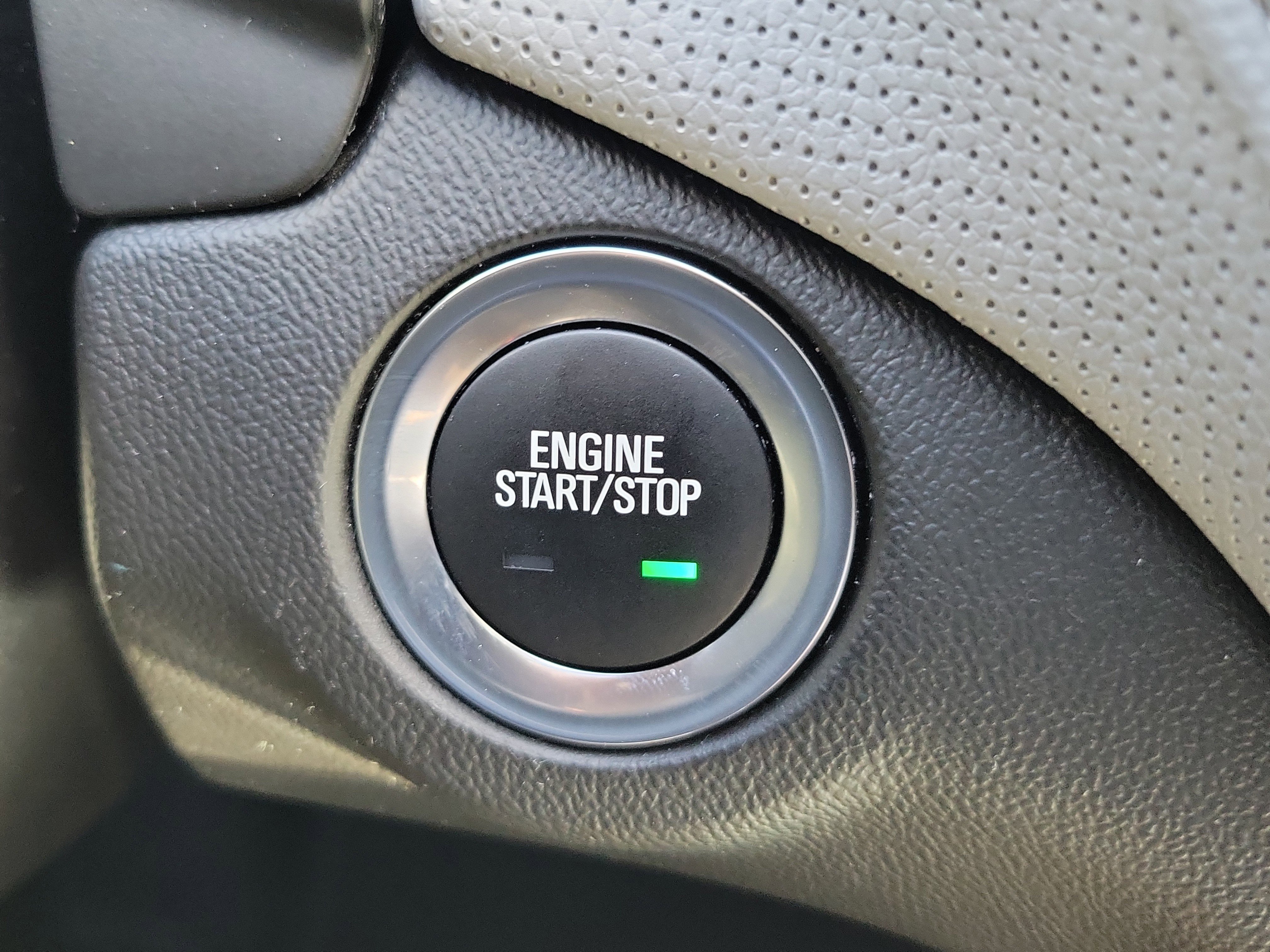 Used 2020 Chevrolet Equinox Premier image 34