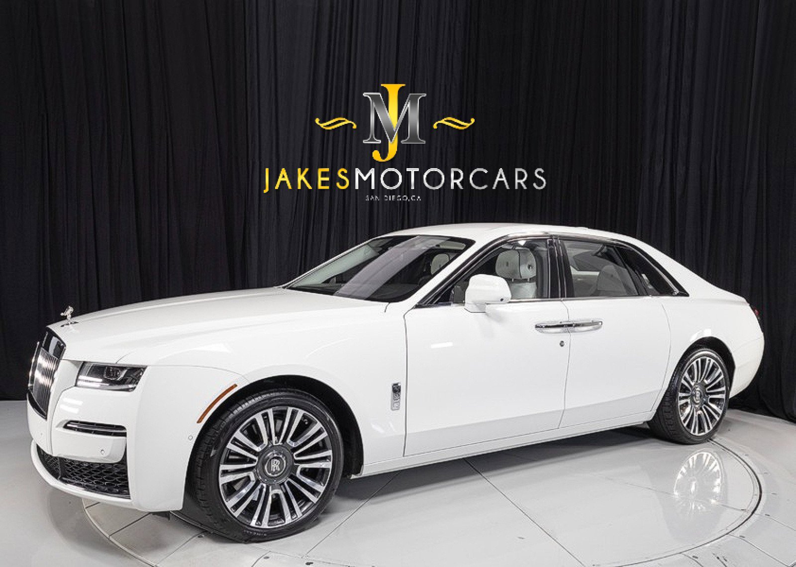 Used 2022 Rolls-Royce Ghost w/ Ghost Package AWD/4WD image 1