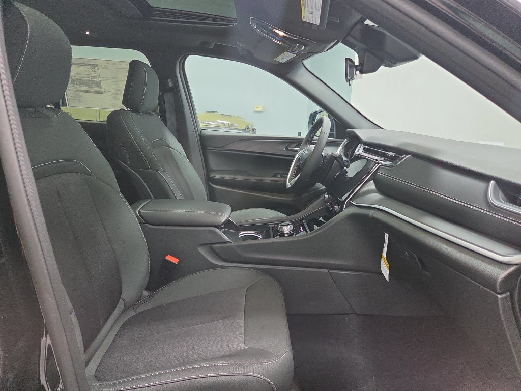 New 2027 Jeep Grand Cherokee Laredo X AWD/4WD image 10