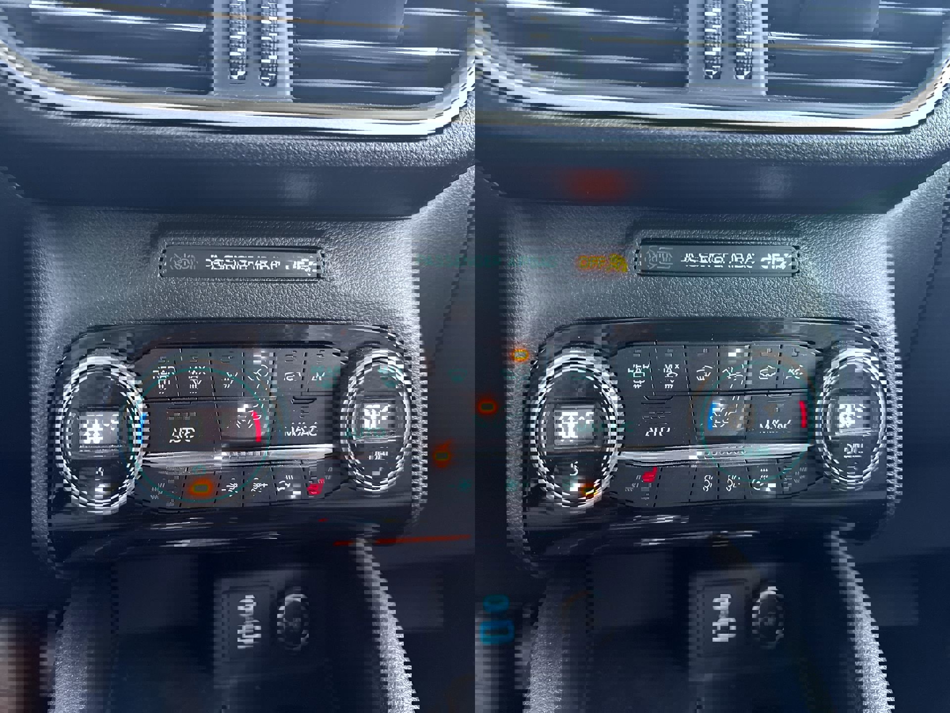 Used 2021 Ford Escape SE w/ Convenience Package image 17