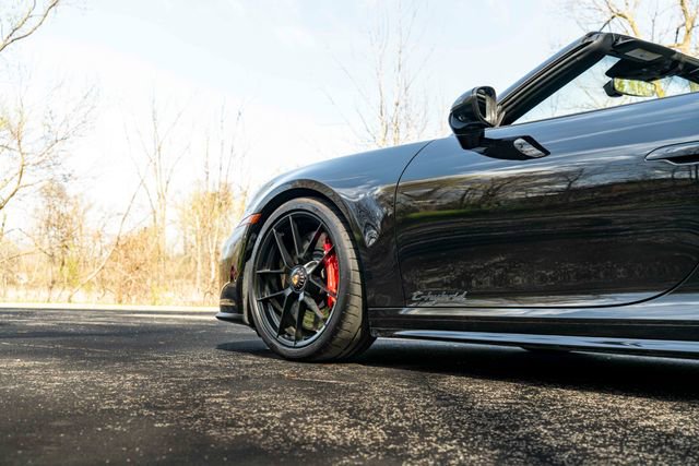 Used 2025 Porsche 911 Carrera 4 GTS AWD/4WD image 32