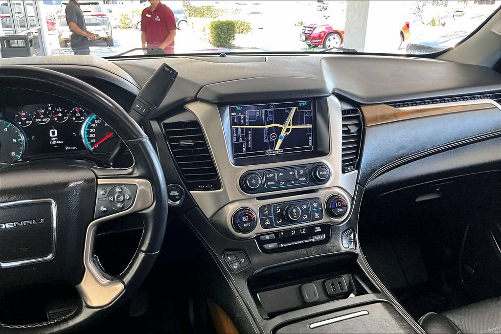 Used 2020 GMC Yukon XL Denali w/ Denali Ultimate Package AWD/4WD image 9