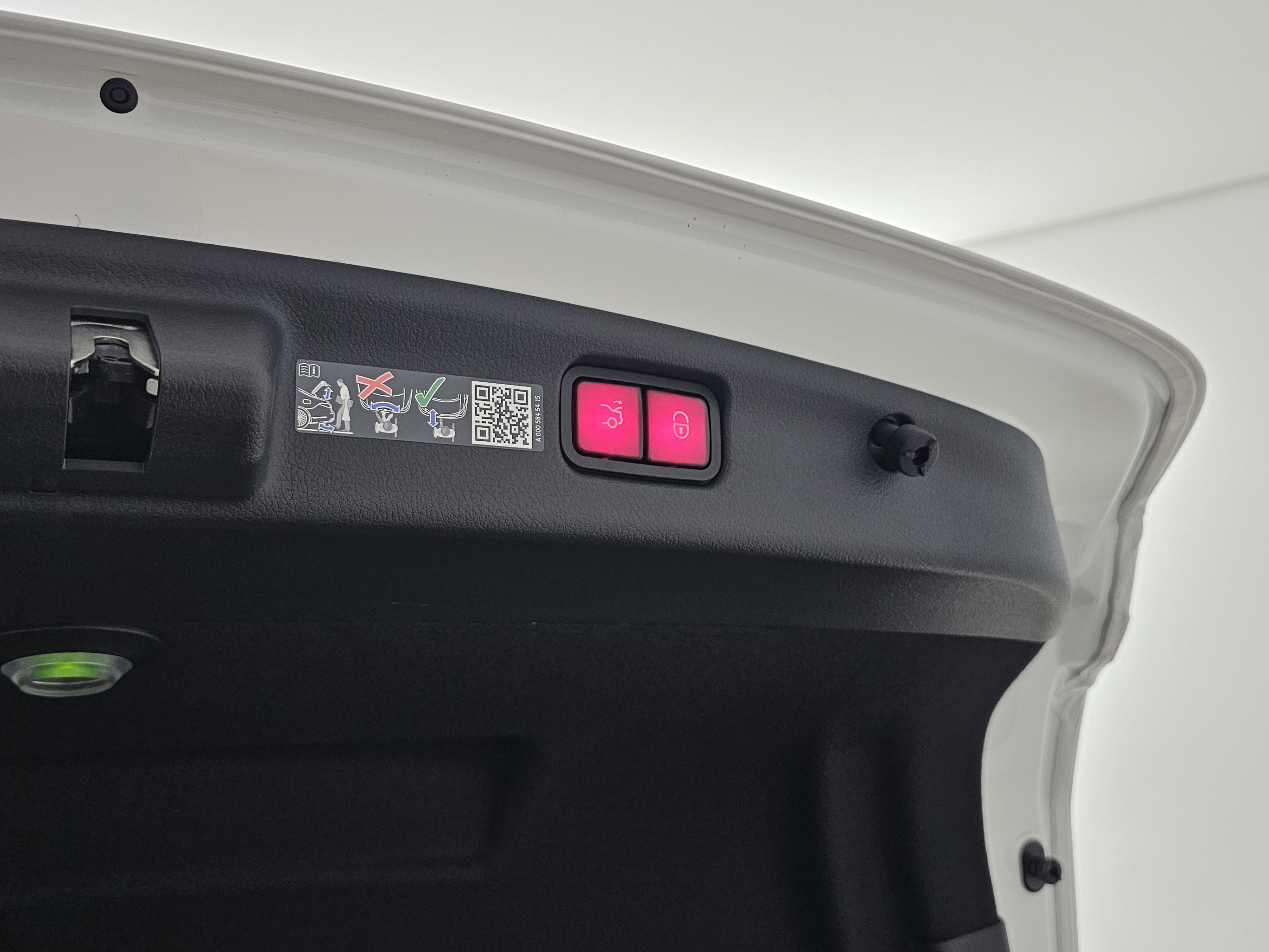 New 2026 Mercedes-Benz C 300 4MATIC Sedan image 25