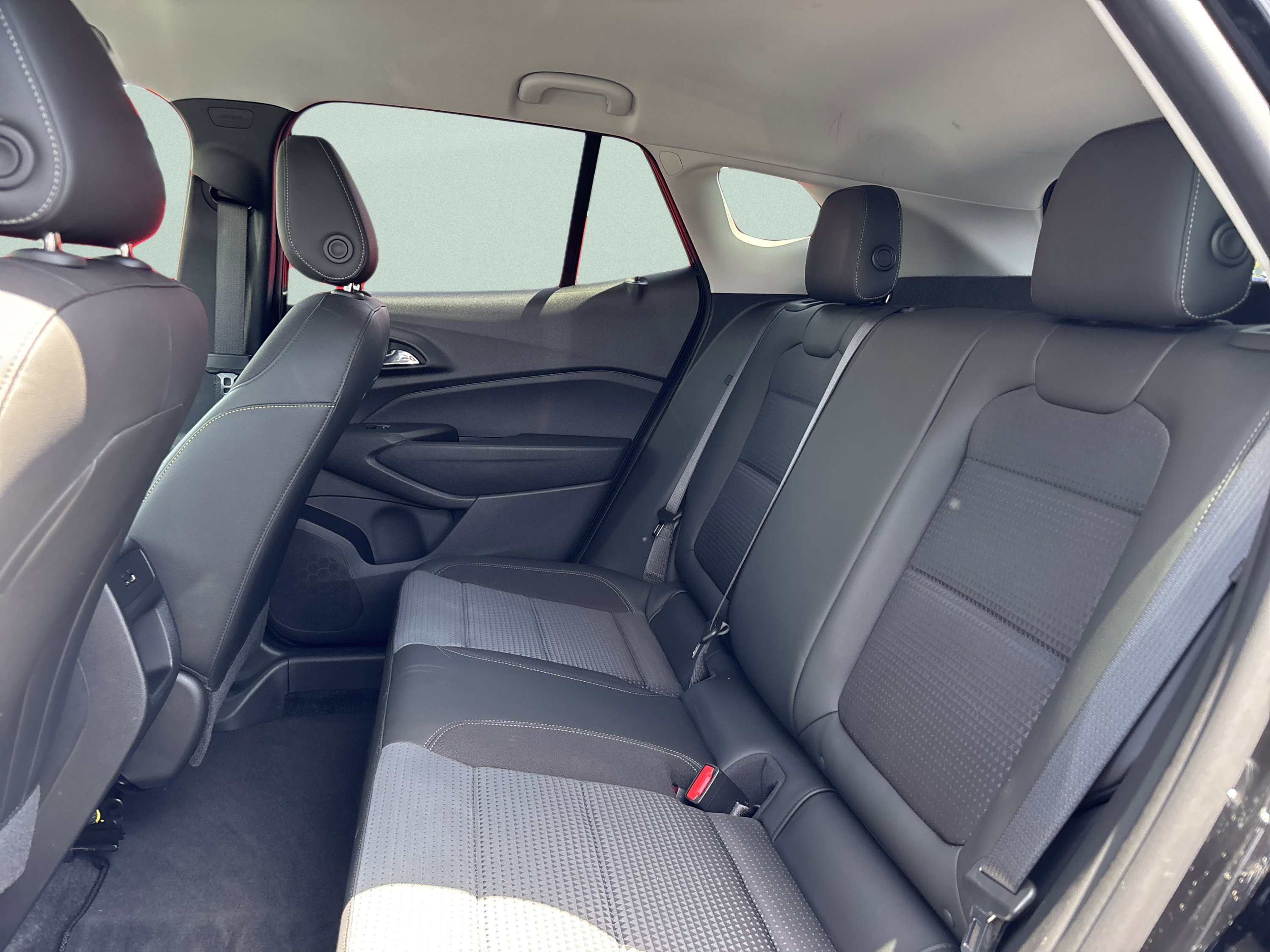 Used 2024 Chevrolet Trax LT w/ Driver Confidence Package FWD image 14