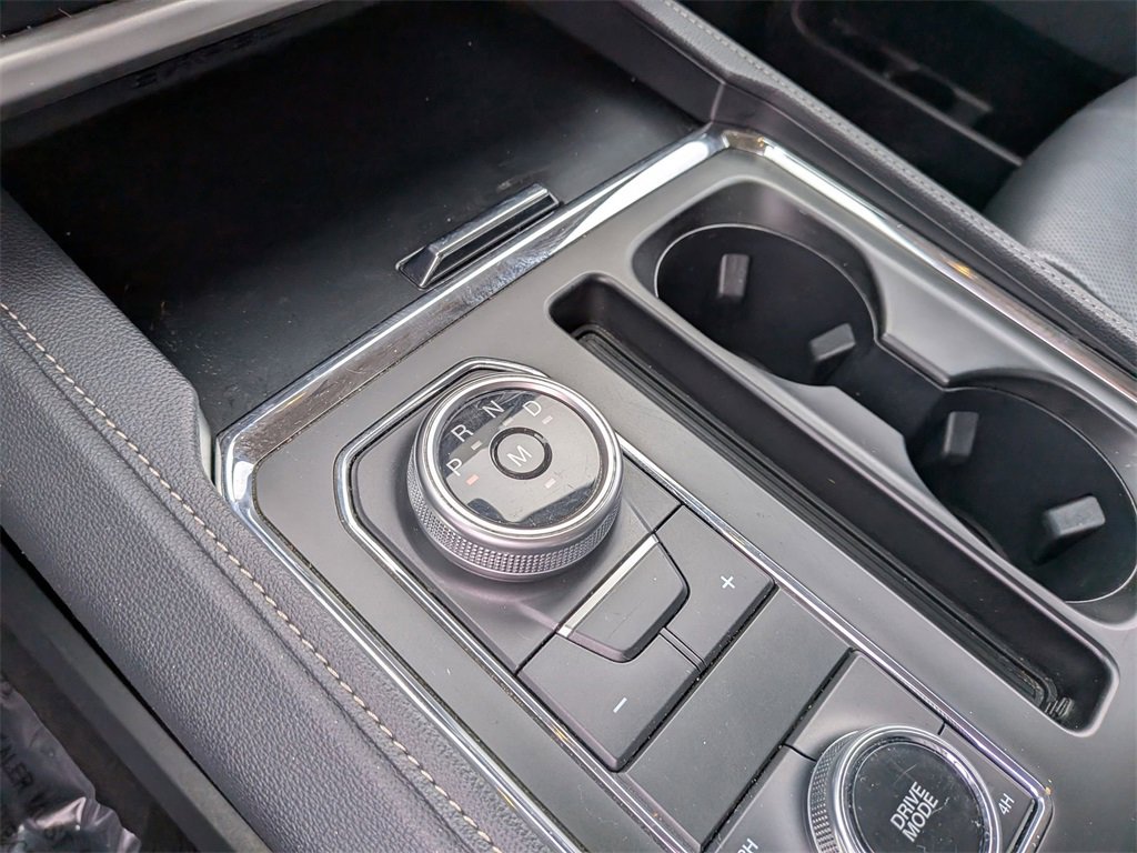 Used 2024 Ford Expedition XLT image 19