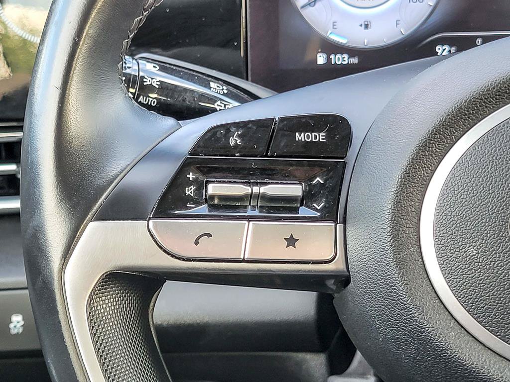 Used 2025 Hyundai Elantra SEL FWD image 15