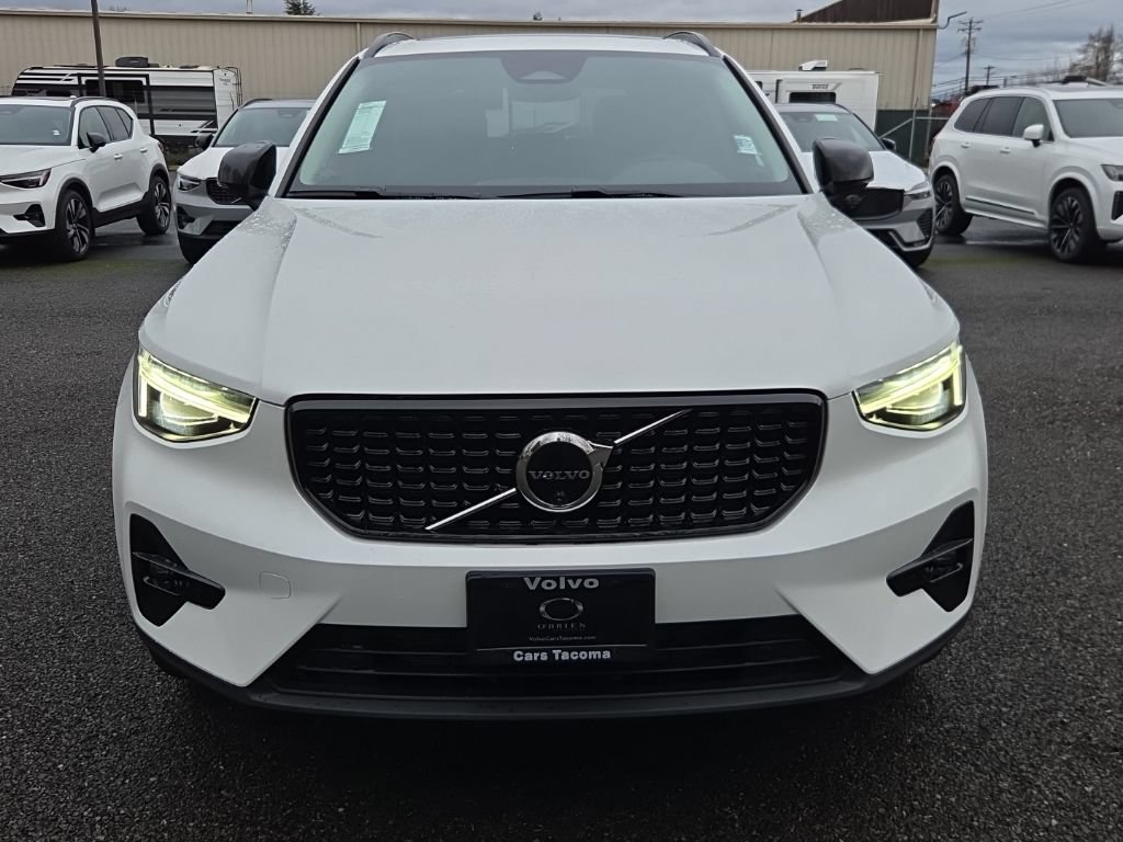 New 2026 Volvo XC40 B5 Plus w/ Protection Package Premier AWD/4WD image 11