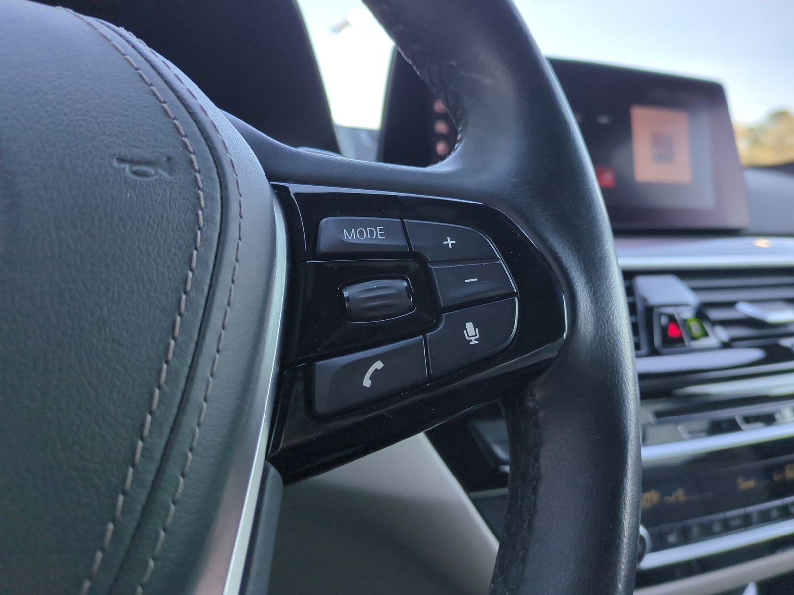 Used 2019 BMW 530e w/ Convenience Package image 20