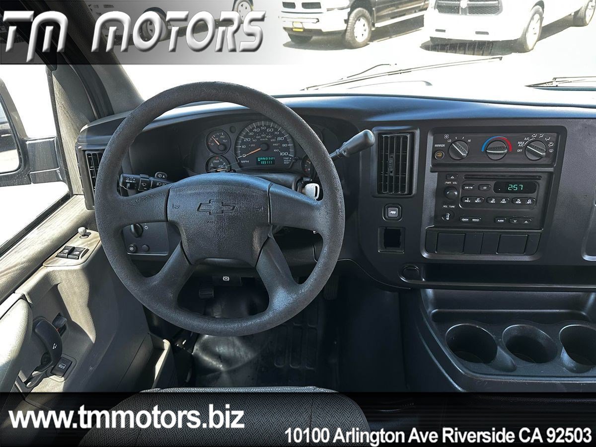 Used 2006 Chevrolet Express 2500 Extended w/ Power and Light Package RWD image 13
