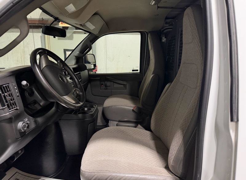 Used 2018 GMC Savana 3500 Extended w/ Driver Convenience Package image 2