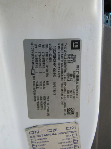 Used 2015 Chevrolet Express 2500 RWD image 30