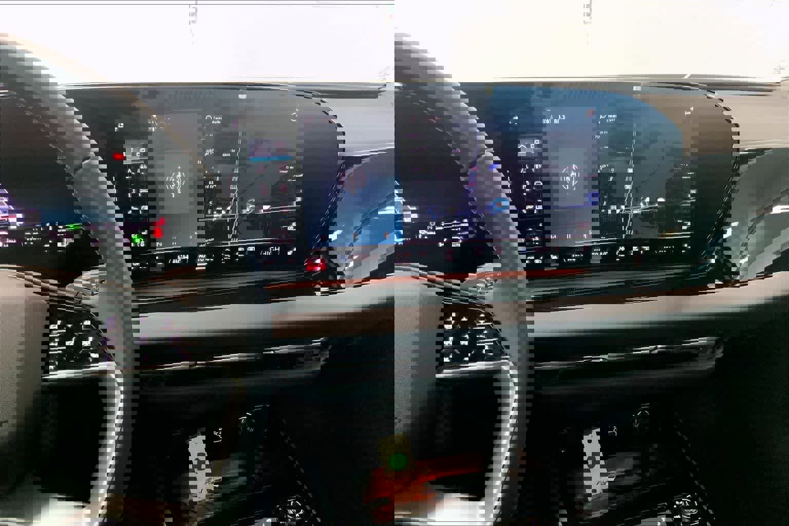 Certified 2025 Audi A5 2.0T Premium Plus w/ Premium Plus AWD/4WD image 15