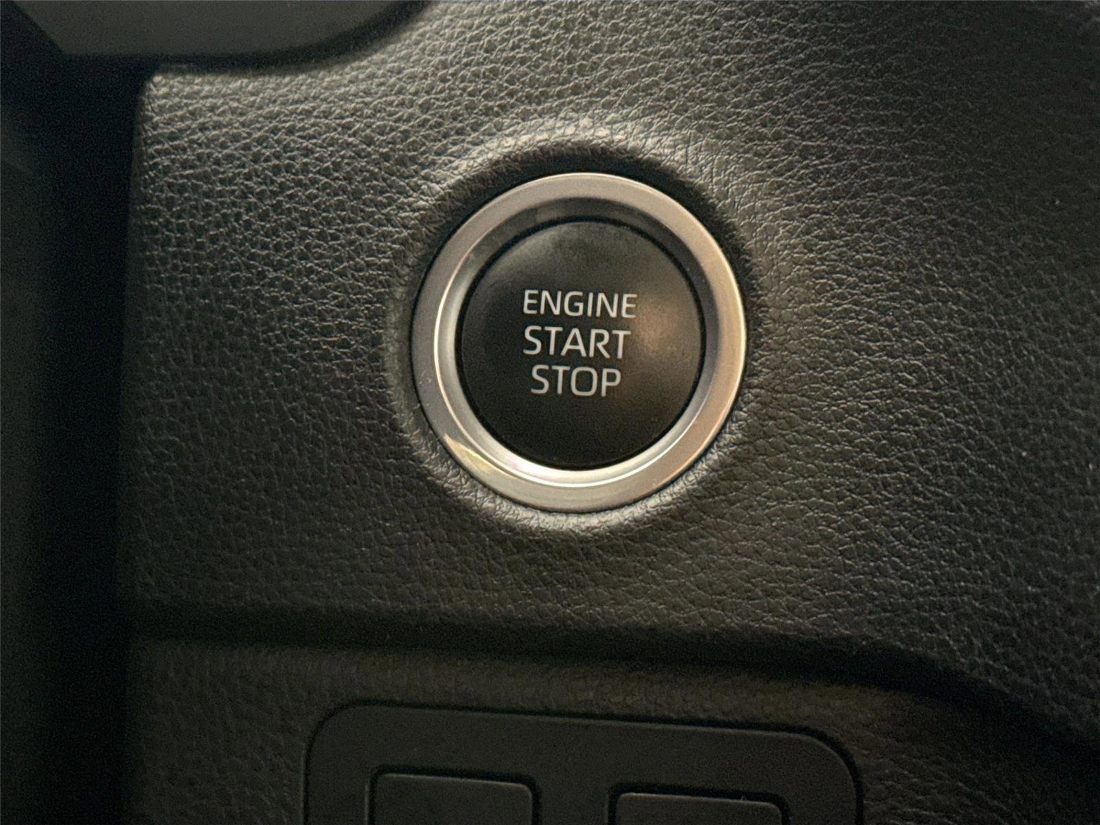 Used 2022 Toyota Tundra SR5 w/ SR5 Premium Package AWD/4WD image 21