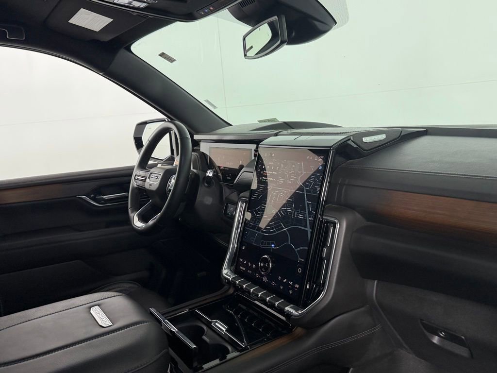 Used 2025 GMC Yukon XL Denali AWD/4WD image 33