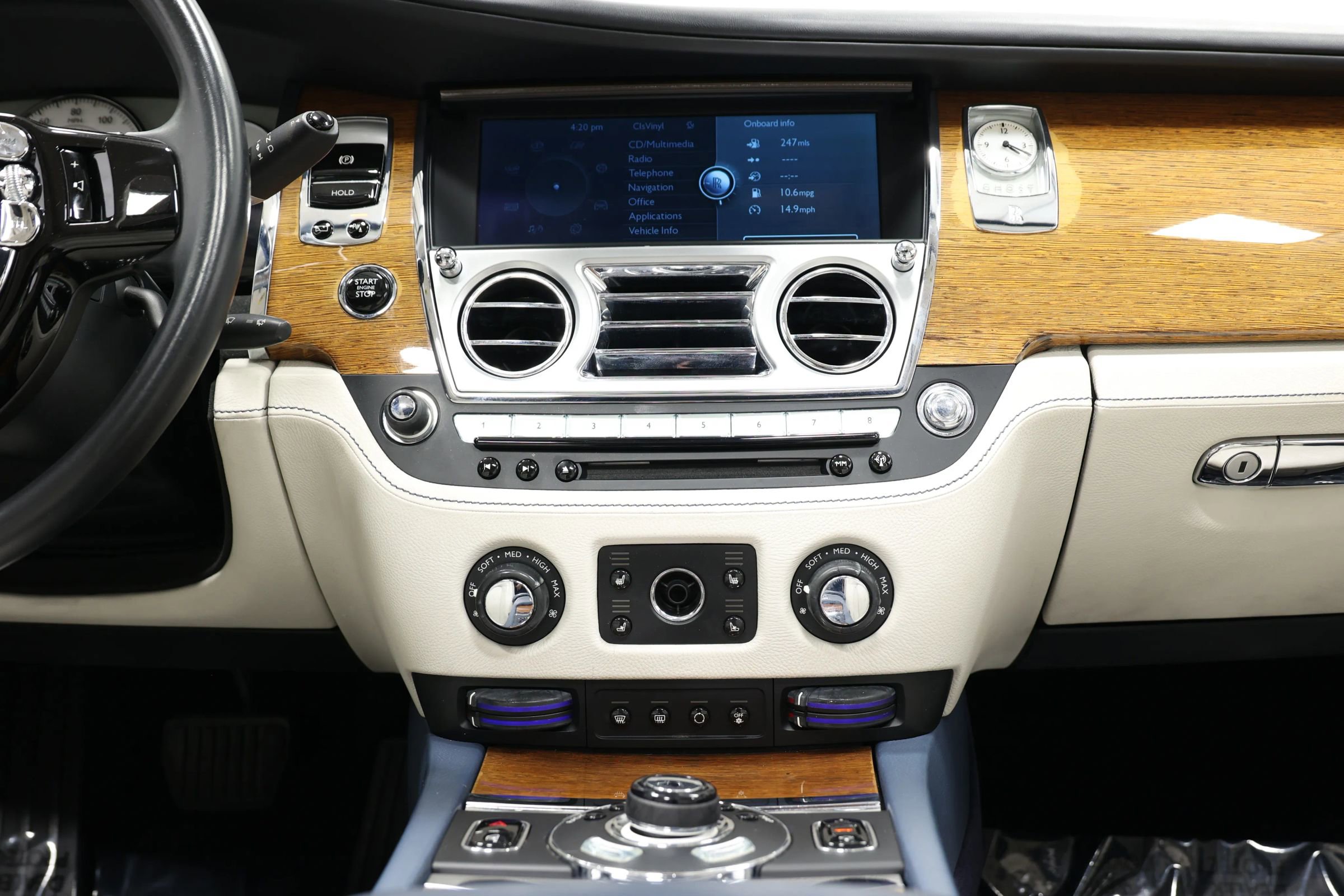 Used 2011 Rolls-Royce Ghost image 25