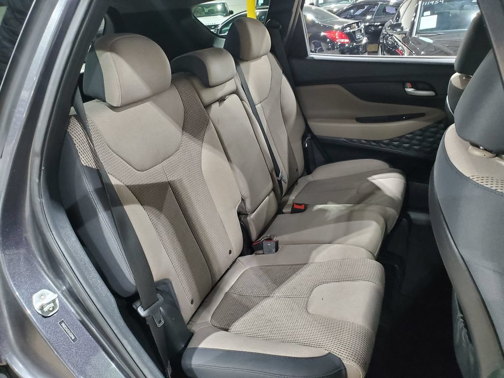 Used 2020 Hyundai Santa Fe SE FWD image 17