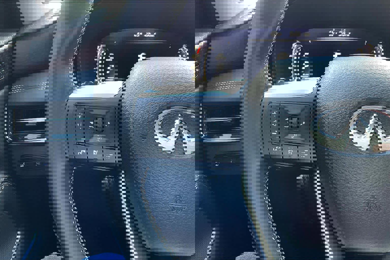 Used 2023 INFINITI QX60 Sensory w/ Vision Package image 23