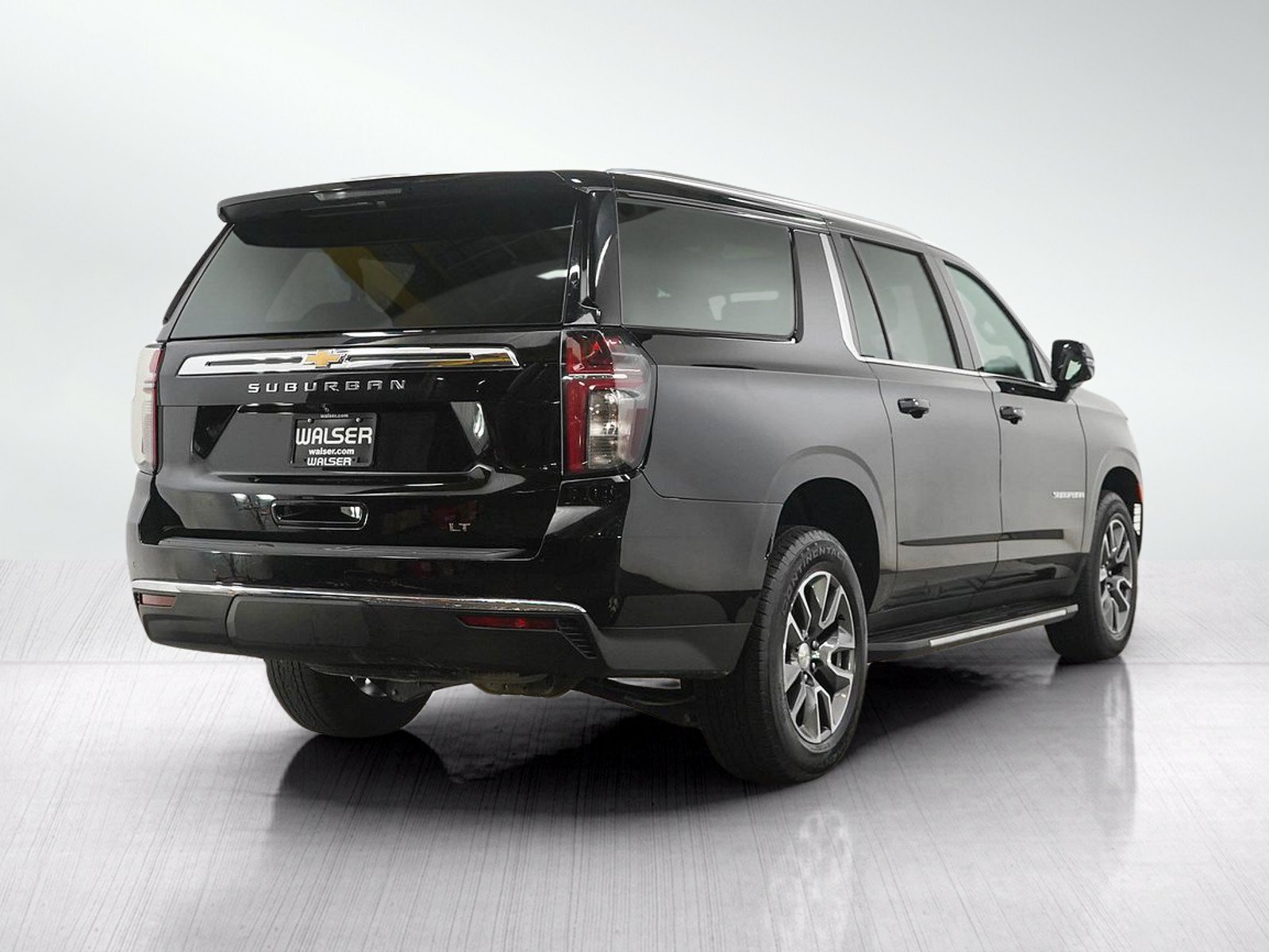 Used 2023 Chevrolet Suburban LT w/ Luxury Package AWD/4WD image 5