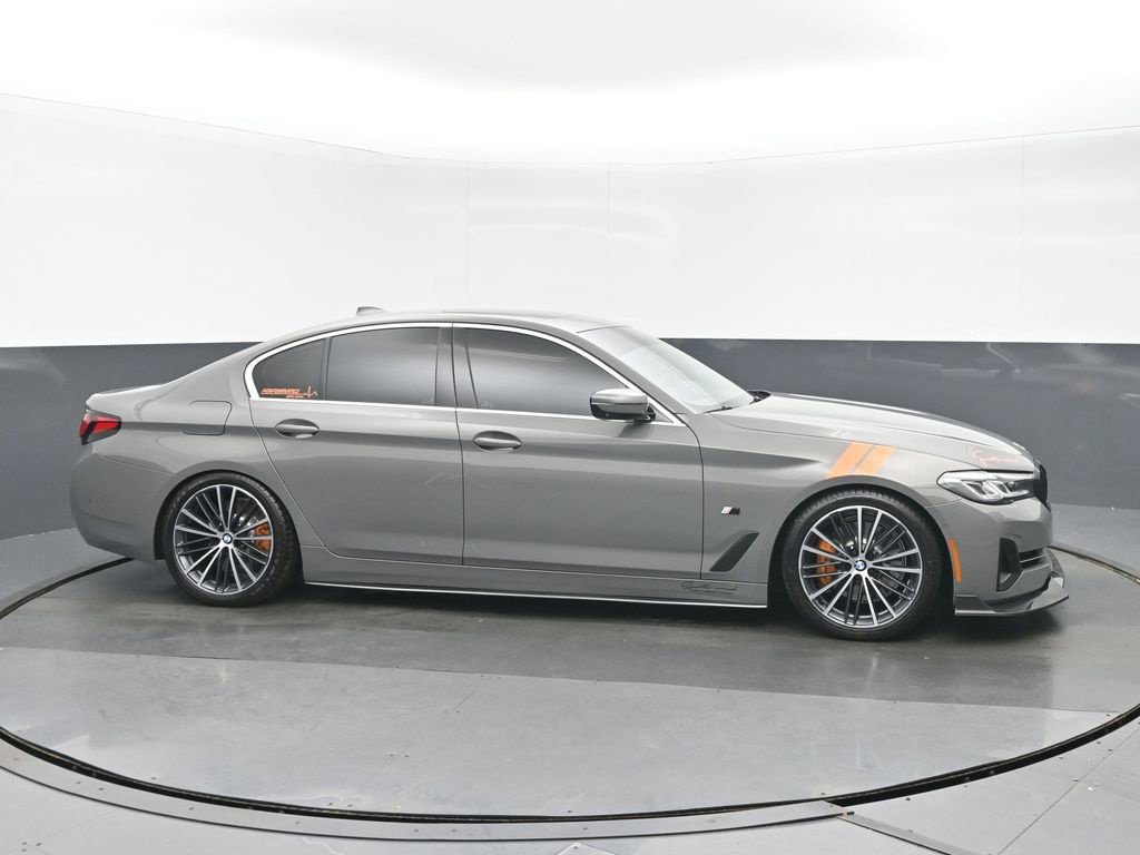 Used 2021 BMW 530i w/ Premium Package RWD image 2