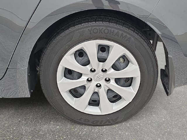 Used 2023 Toyota Corolla LE FWD image 29