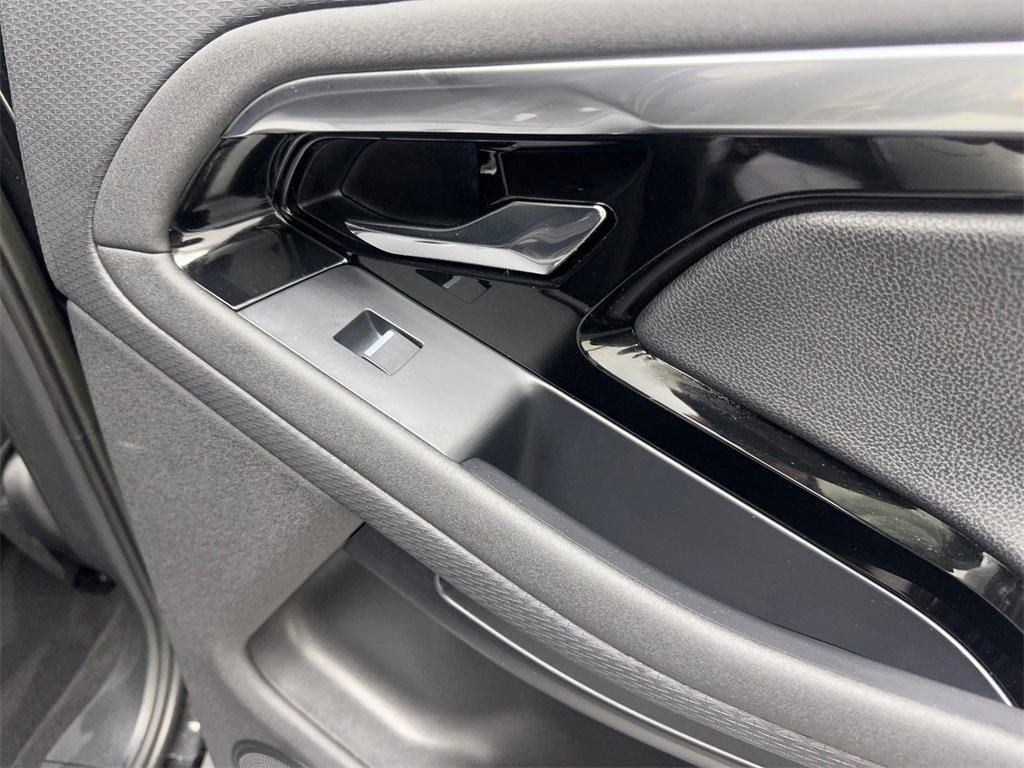 Used 2023 Land Rover Range Rover Evoque S image 44