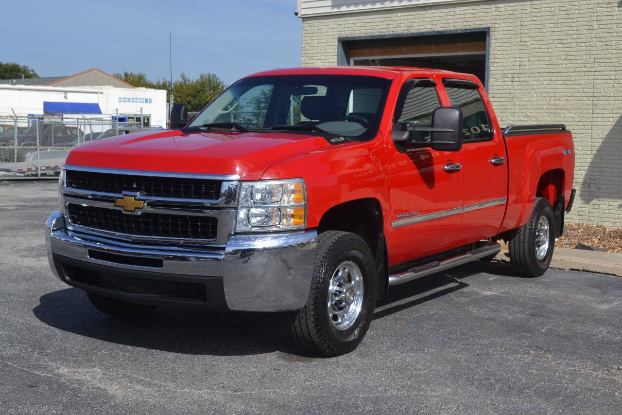 Used 2010 Chevrolet Silverado 2500 W/T AWD/4WD image 3