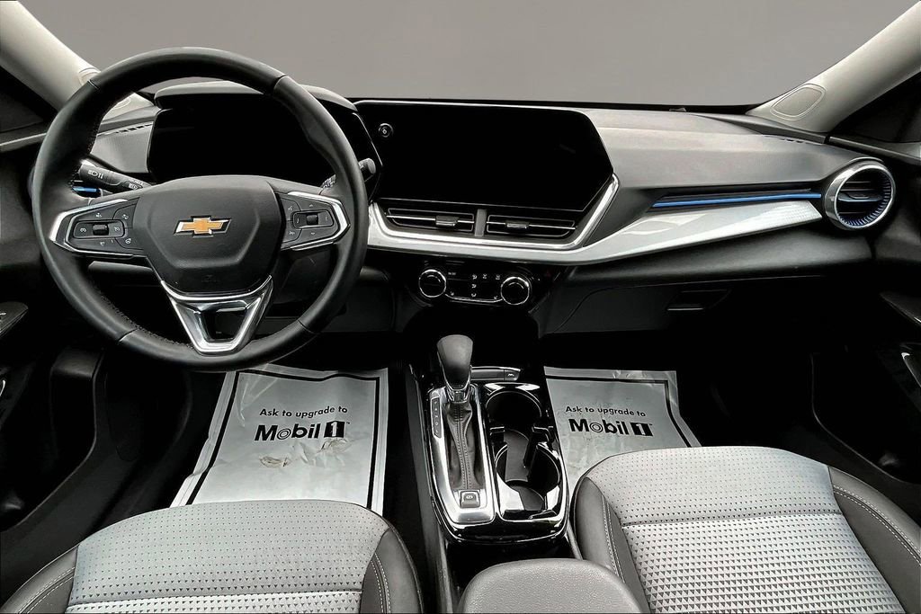 Used 2024 Chevrolet Trax LT w/ Driver Confidence Package FWD image 7