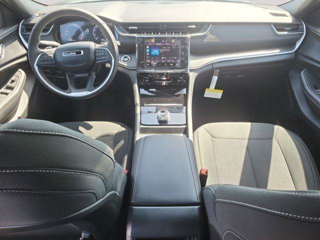New 2025 Jeep Grand Cherokee Laredo X w/ Luxury Tech Group I AWD/4WD image 10