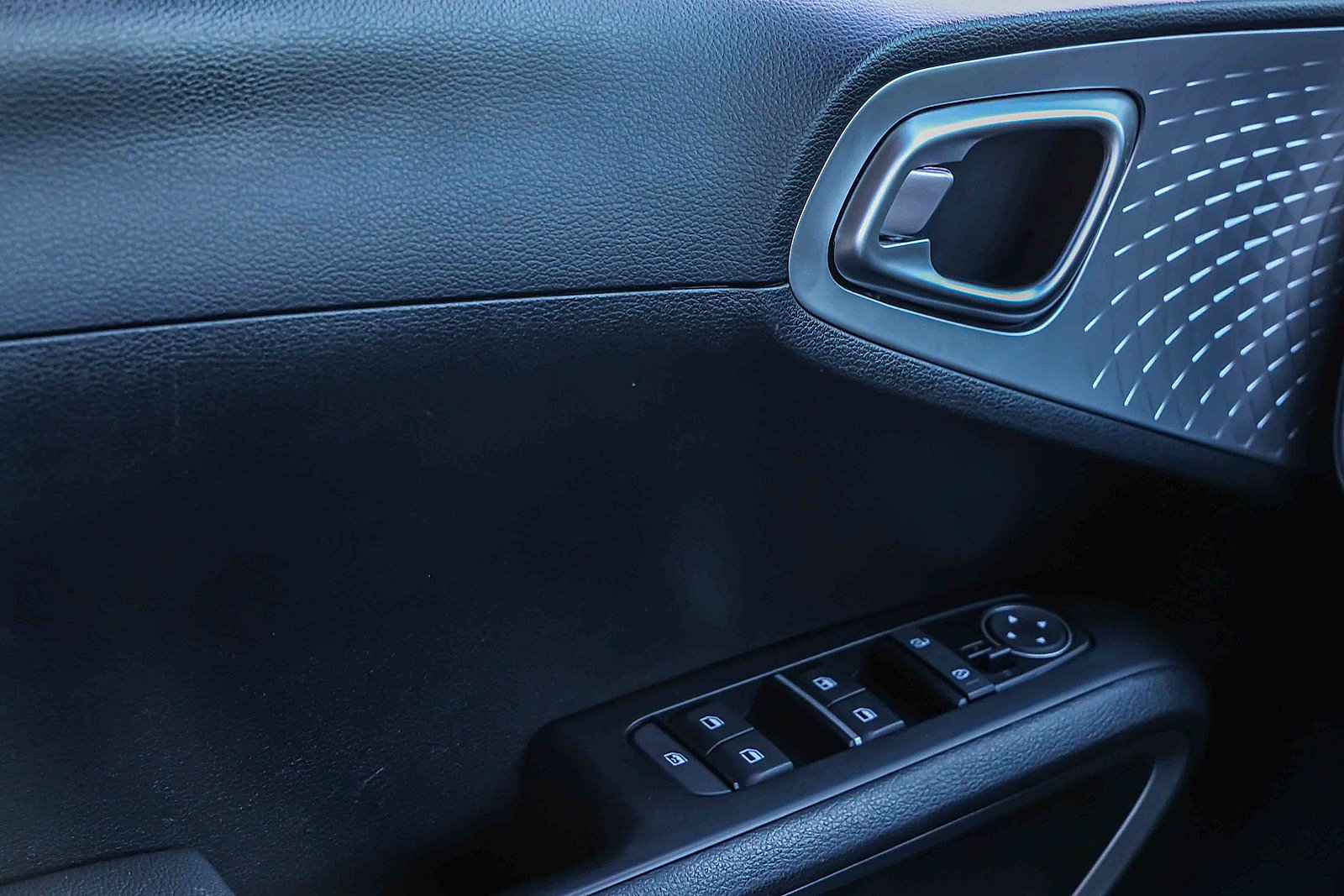 Certified 2025 Kia Soul LX w/ LX Technology Package FWD image 15