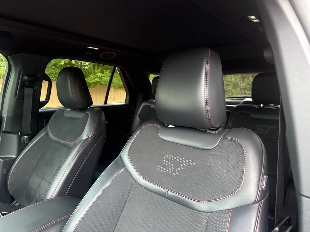 Used 2025 Ford Explorer ST AWD/4WD image 13