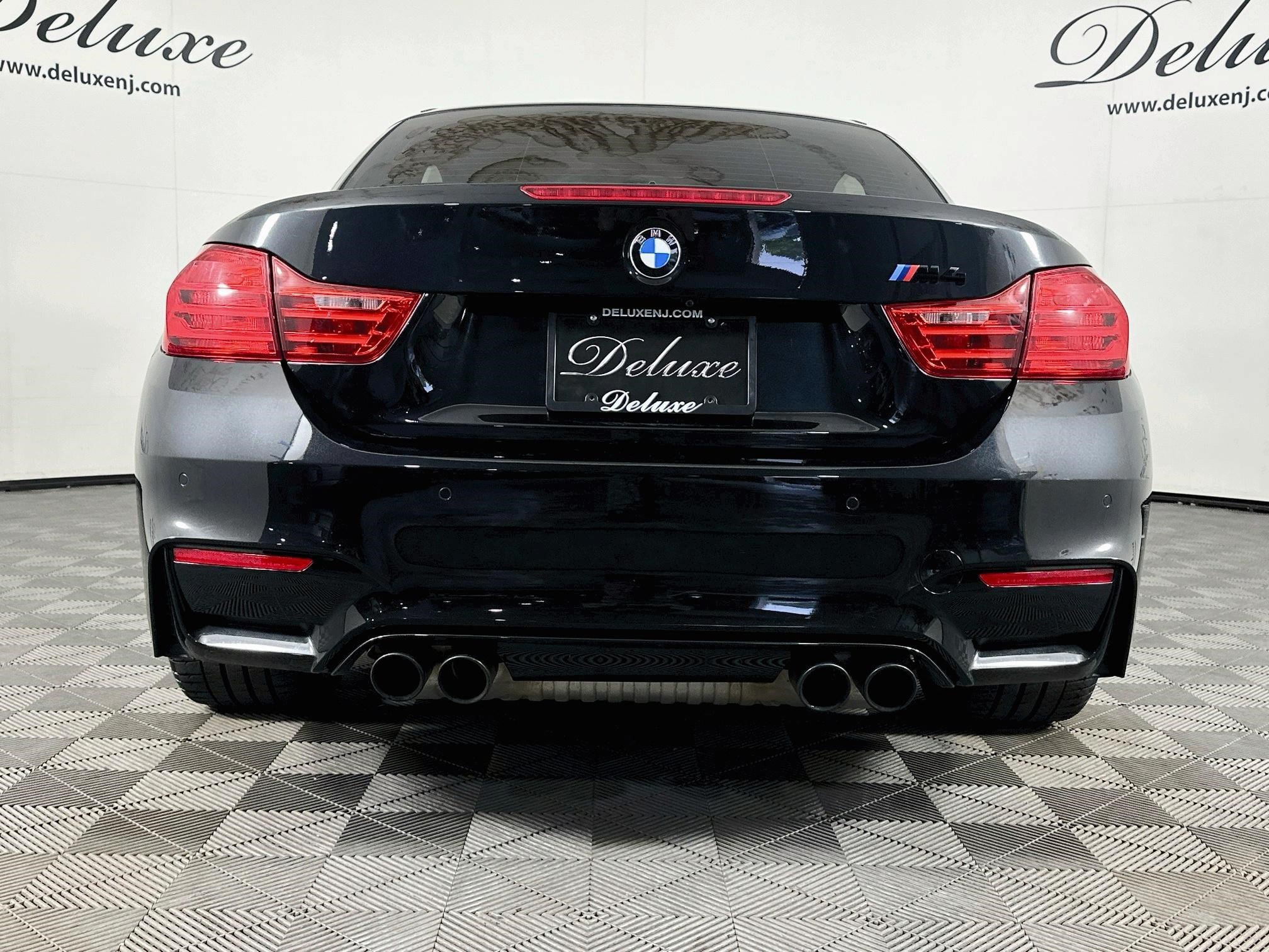 Used 2017 BMW M4 Convertible RWD image 5