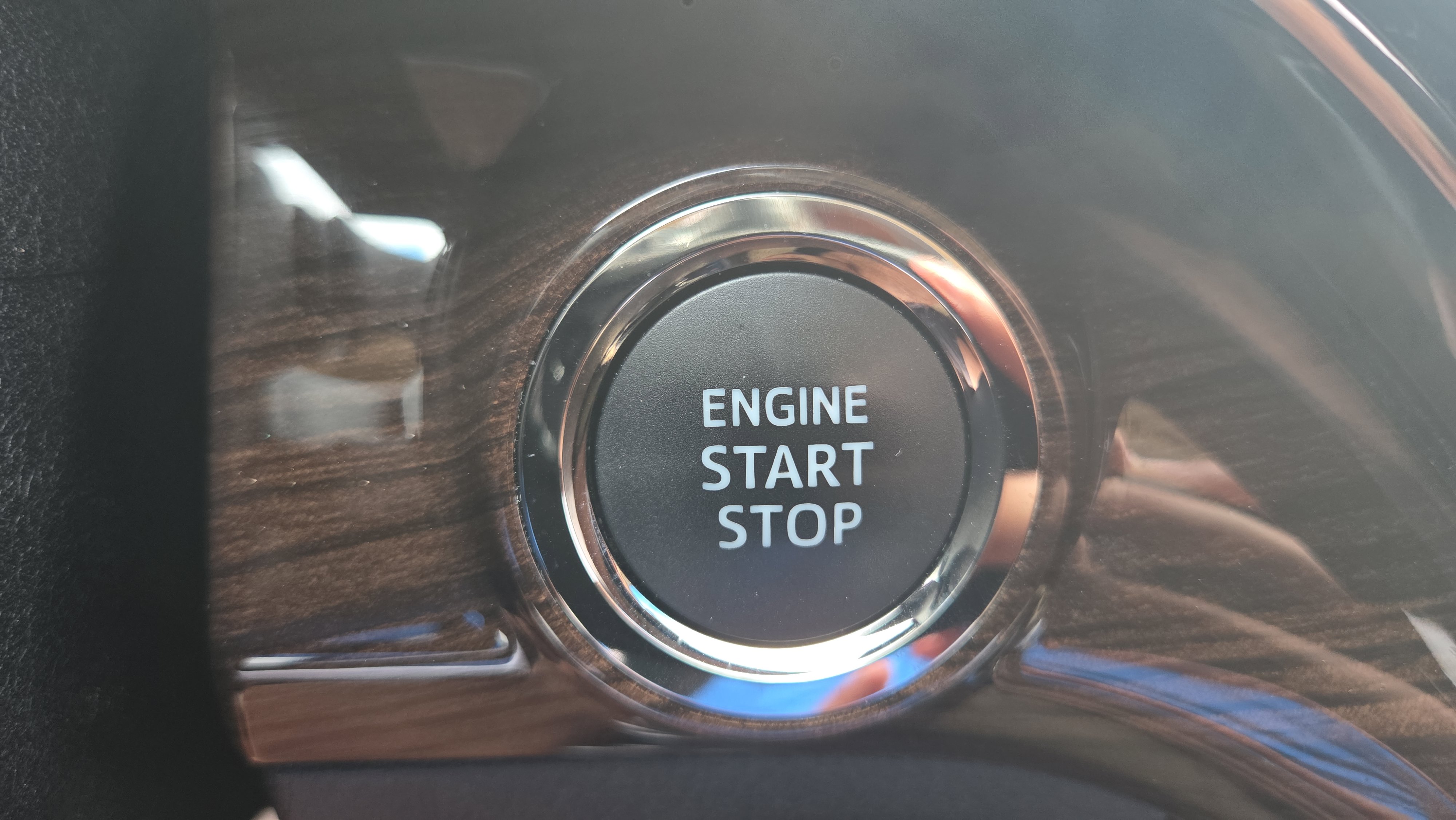 Used 2014 Toyota Avalon Limited image 41