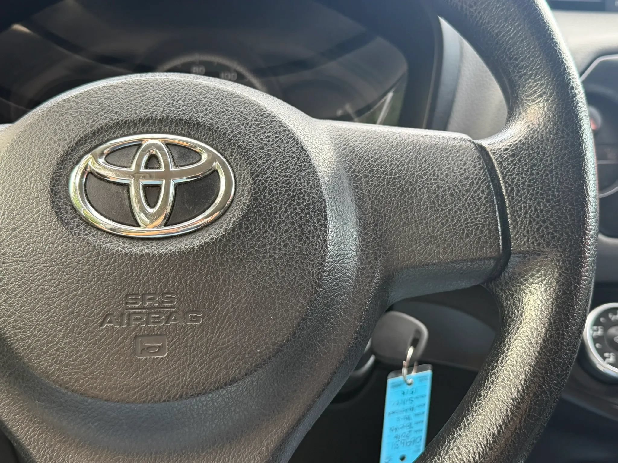Used 2016 Toyota Yaris L FWD image 29