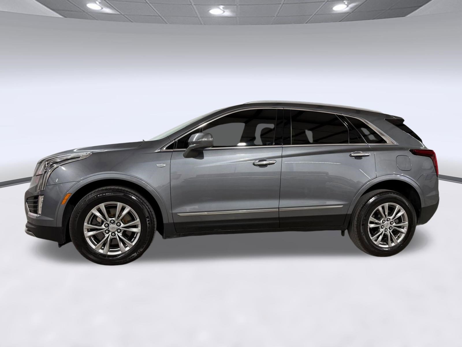 Used 2020 Cadillac XT5 Premium Luxury AWD/4WD image 2