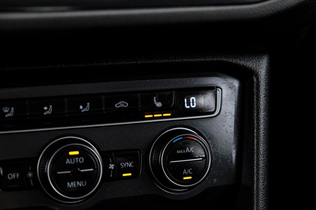 Used 2021 Volkswagen Tiguan SE R-Line image 22