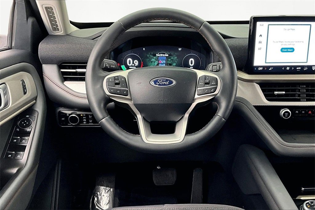 Used 2025 Ford Explorer Active image 5