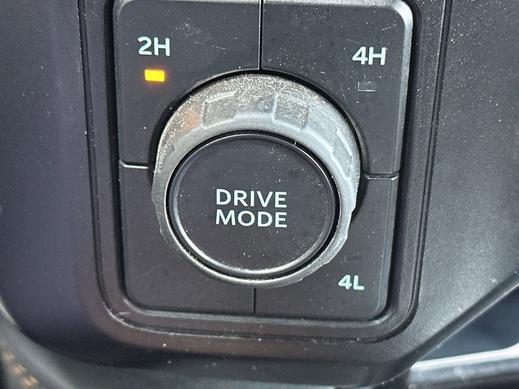 Used 2024 Ford F450 Platinum w/ FX4 Off-Road Package image 29