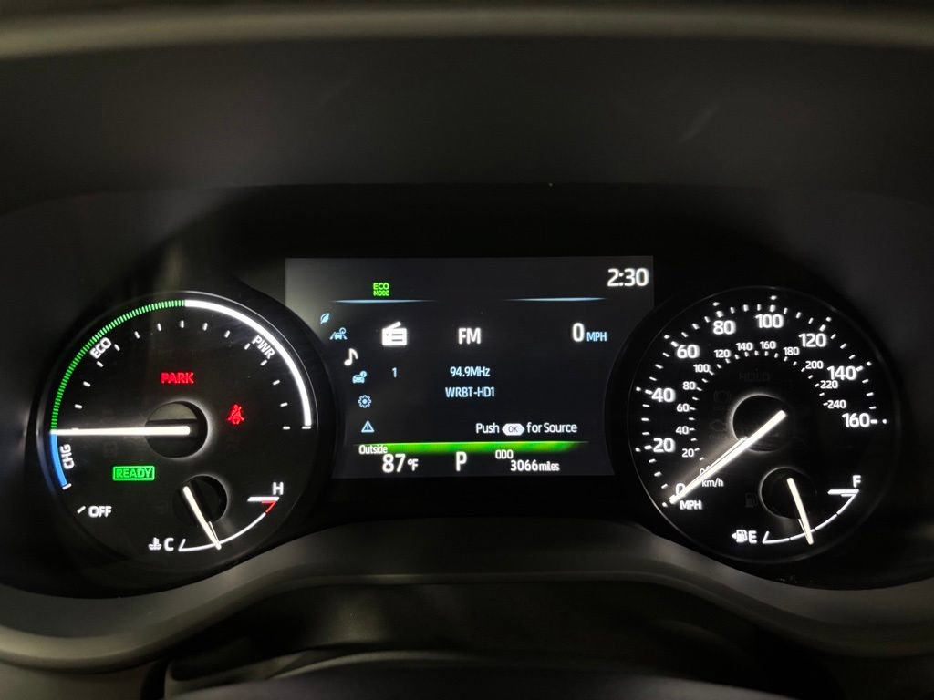 Used 2026 Toyota Sienna LE FWD image 23
