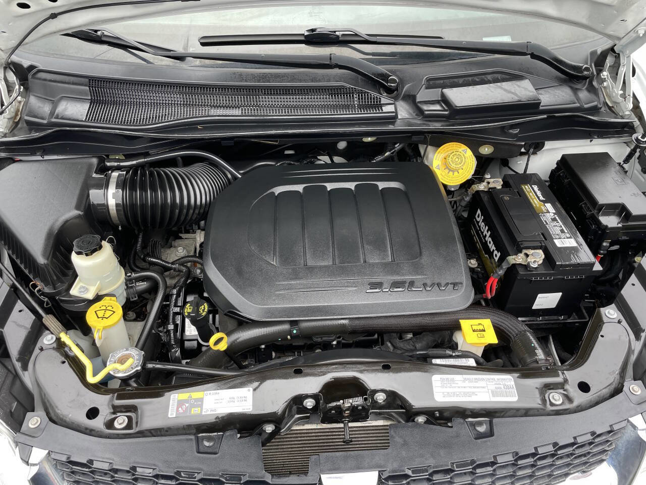 Used 2019 Dodge Grand Caravan SXT image 25